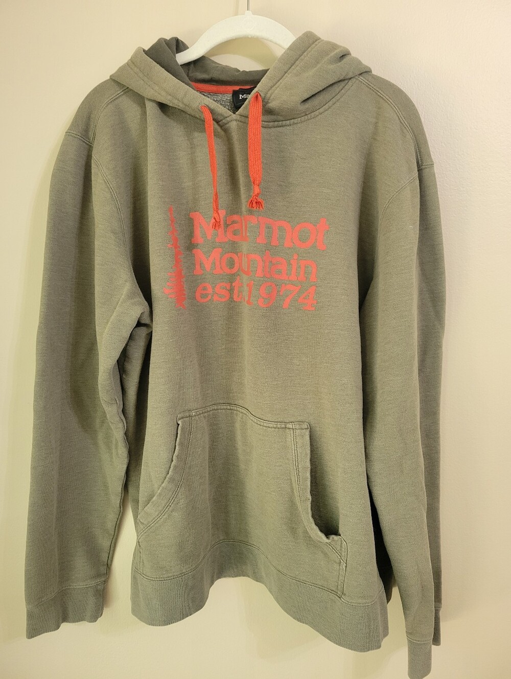 Marmot Graphic Hooded Sweatshirt Marmot Mountain Est 1974 Size XL Sage Green